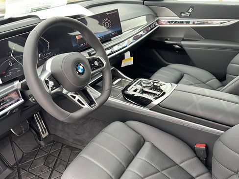 New 2026 BMW 740i image 9