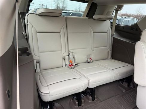 Used 2021 GMC Yukon Denali w/ Denali Premium Package image 12