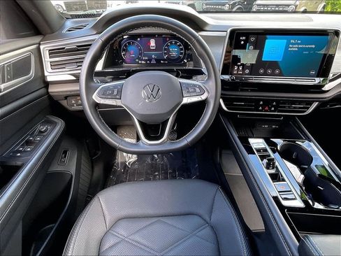 Used 2025 Volkswagen Atlas Cross Sport SE AWD/4WD image 16