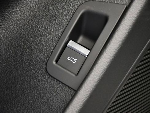 New 2026 Audi Q8 Premium Plus image 36