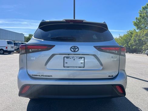Used 2025 Toyota Highlander XLE AWD/4WD image 17