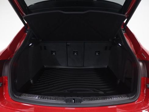 Used 2025 Porsche Macan AWD/4WD image 15