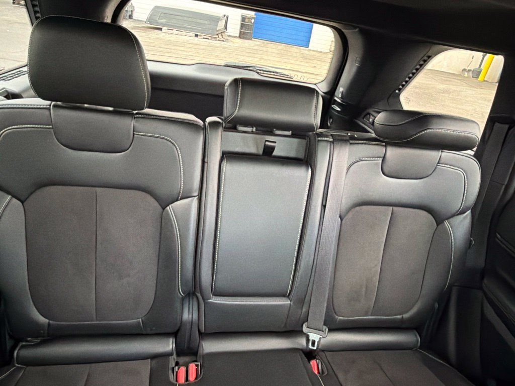 Used 2024 Jeep Grand Cherokee Altitude AWD/4WD image 50