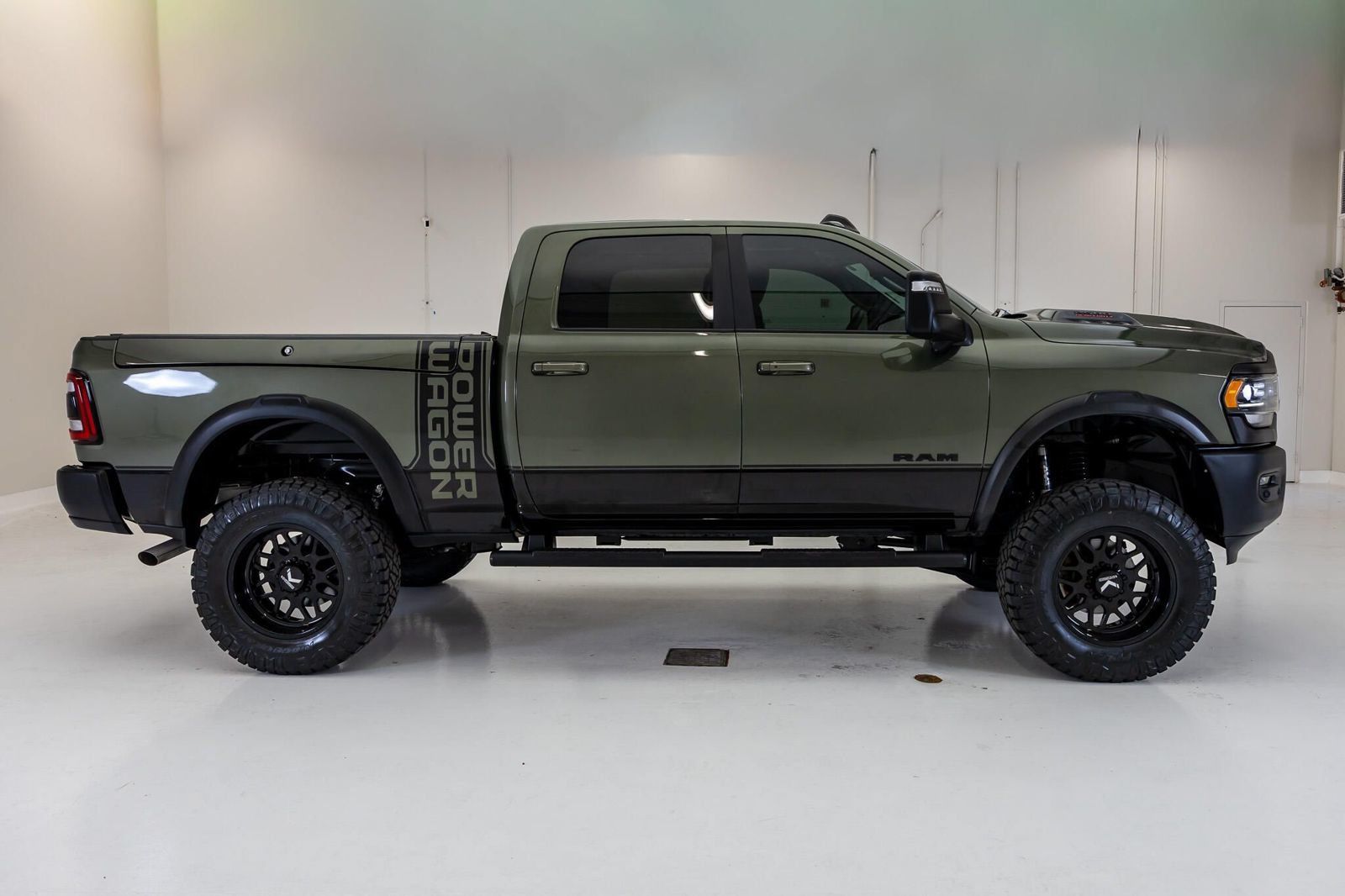 Used 2024 RAM 2500 Power Wagon w/ Level 2 Equipment Group AWD/4WD image 11