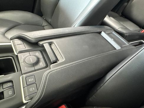 Used 2025 Toyota Grand Highlander AWD image 31