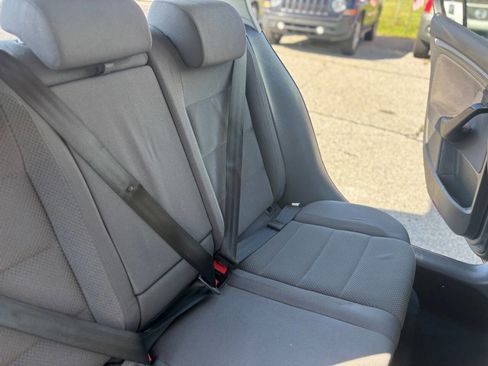 Used 2007 Volkswagen Rabbit 4-Door image 24