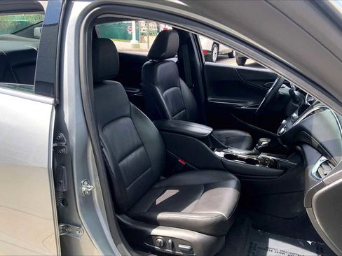Used 2023 Chevrolet Malibu LT w/ Driver Confidence Package FWD image 8
