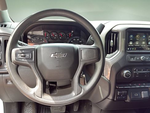 Used 2019 Chevrolet Silverado 1500 Custom Trail Boss w/ Custom Convenience Package AWD/4WD image 18