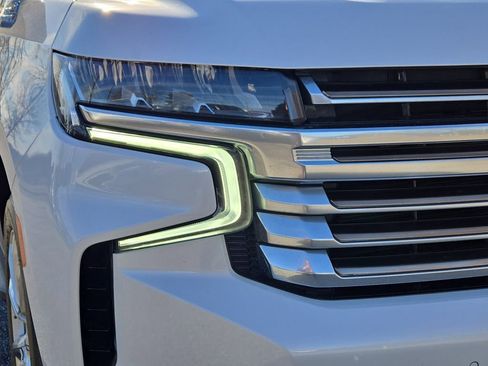 Used 2021 Chevrolet Tahoe High Country image 3