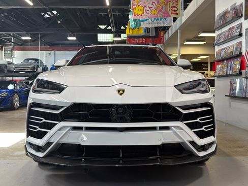 Used 2020 Lamborghini Urus AWD/4WD image 2