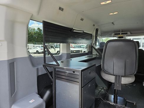 Used 2019 Ford Transit 150 XLT RWD image 19