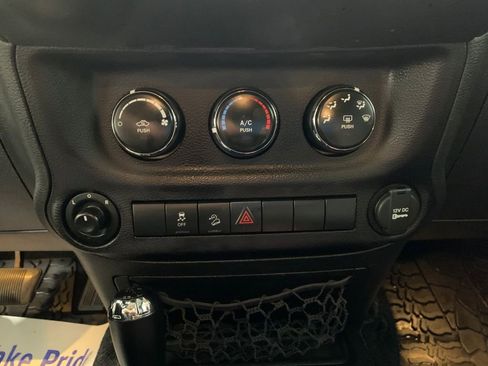 Used 2016 Jeep Wrangler Unlimited Sport AWD/4WD image 23