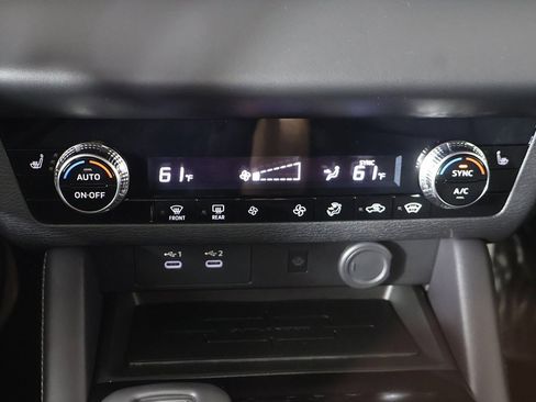 New 2025 Mitsubishi Outlander SE image 49