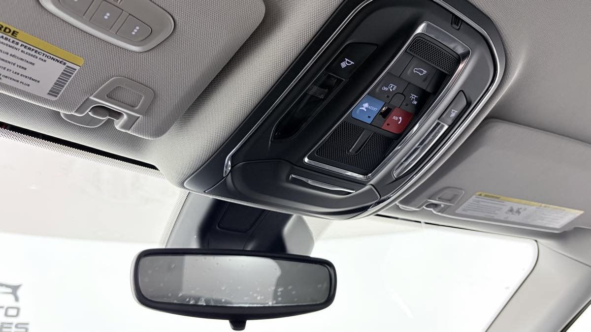 Used 2023 Jeep Grand Cherokee Limited AWD/4WD image 24
