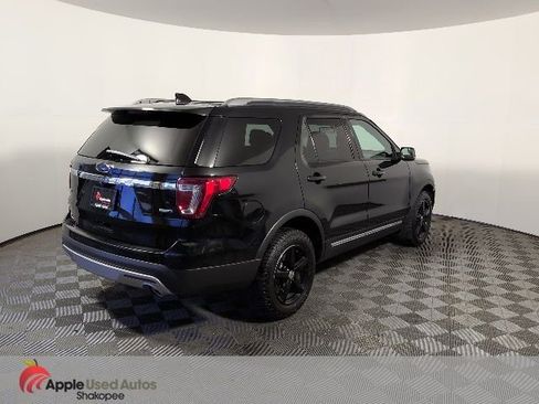 Used 2016 Ford Explorer XLT w/ Equipment Group 202A AWD/4WD image 5
