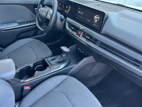 Used 2025 Kia K4 FWD image 15