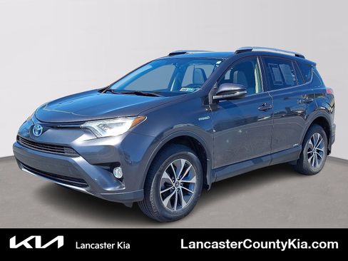 Used 2016 Toyota RAV4 XLE image 1