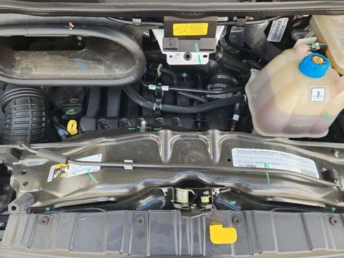 Used 2025 RAM ProMaster 2500 w/ Convenience Group image 32