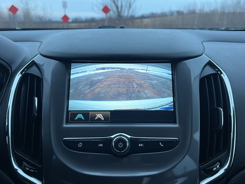 Used 2018 Chevrolet Cruze LT w/ Convenience Package image 25