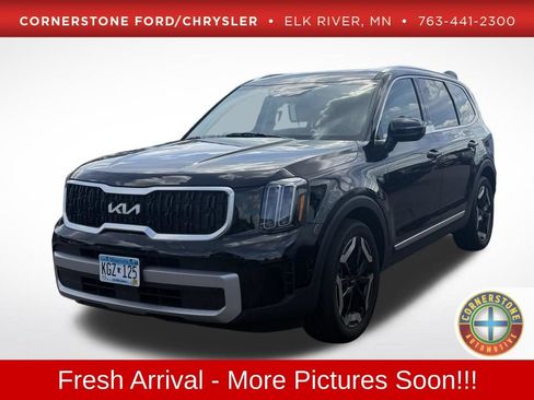 Used 2023 Kia Telluride EX w/ EX Captain's Chair Package AWD/4WD image 1