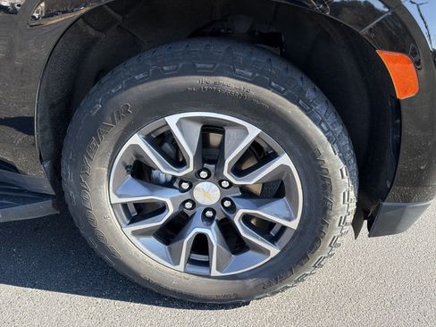 Used 2021 Chevrolet Tahoe LT w/ Rear Media and Nav Package image 12