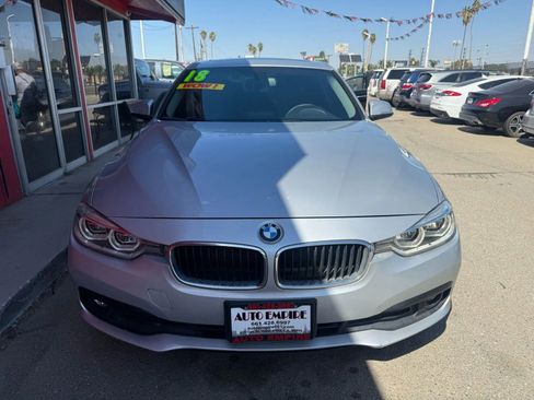 Used 2018 BMW 320i 320i Sedan 4D image 3
