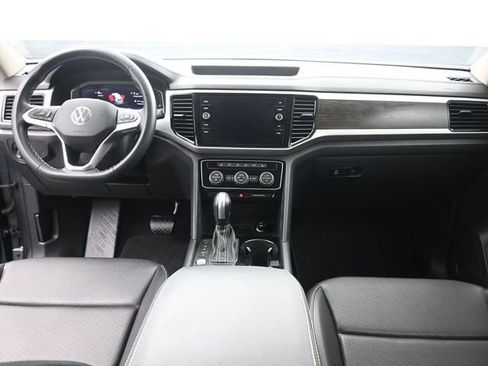 Used 2023 Volkswagen Atlas SE image 24