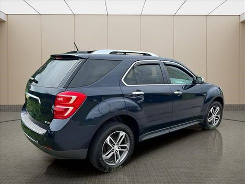 Used 2017 Chevrolet Equinox Premier w/ Enhanced Convenience Package AWD/4WD image 15
