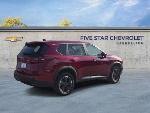 Used 2025 Nissan Rogue SV image 8