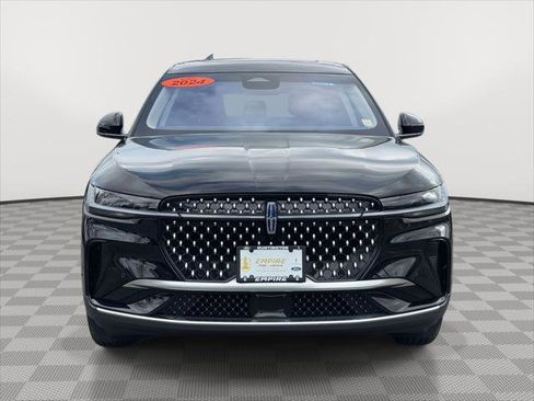 Used 2024 Lincoln Nautilus Premier w/ Equipment Group 102A image 2