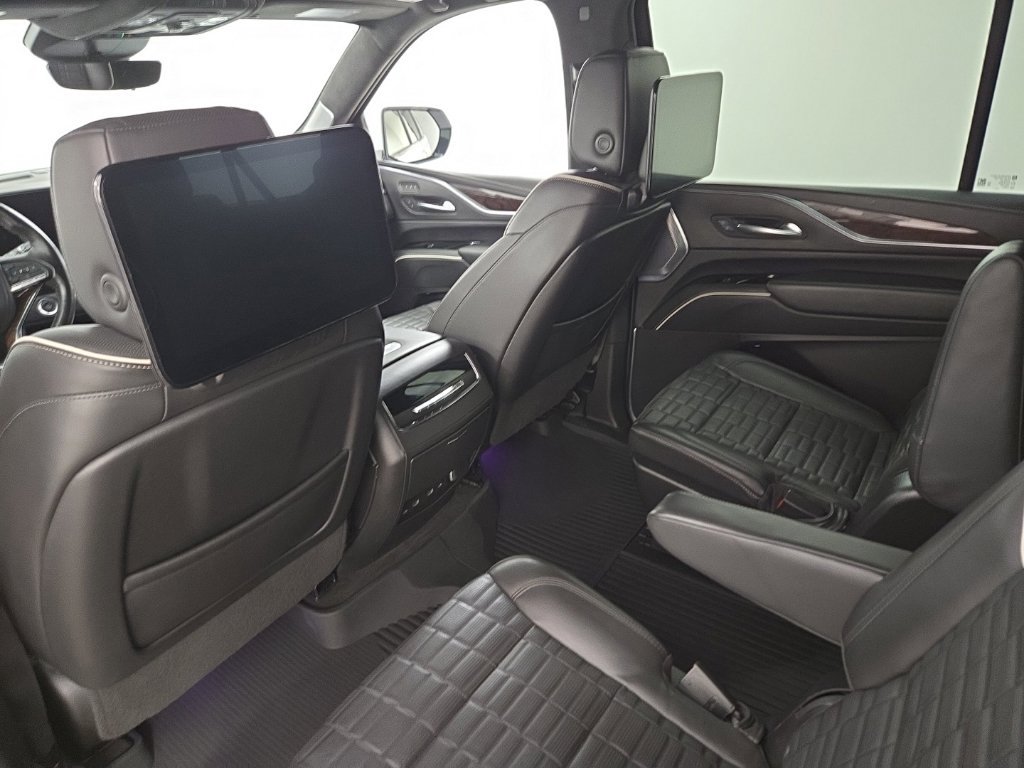 Used 2023 Cadillac Escalade ESV Sport Platinum w/ LPO, ONYX Package AWD/4WD image 22