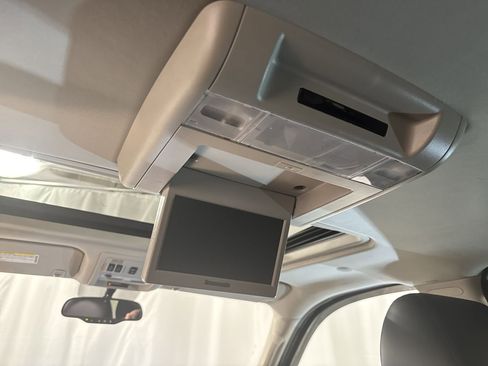 Used 2013 GMC Yukon Denali image 34