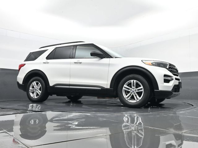 Used 2020 Ford Explorer XLT w/ Equipment Group 202A AWD/4WD image 31
