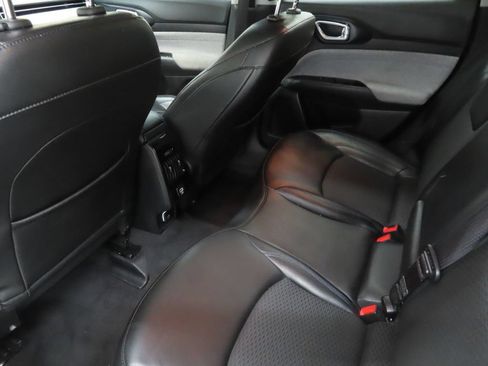 Used 2022 Jeep Compass Latitude AWD/4WD image 19