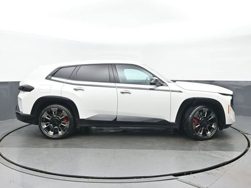 Used 2023 BMW XM image 2