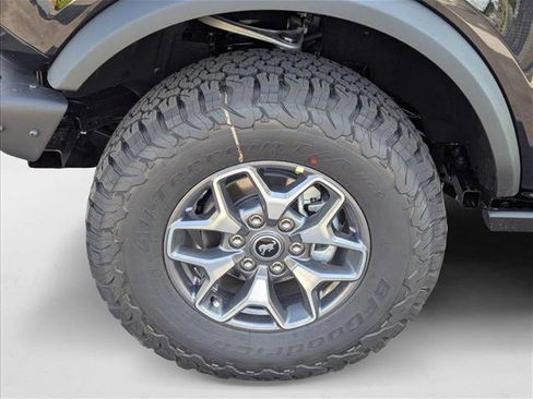 New 2025 Ford Bronco Badlands image 9