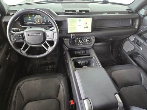 Used 2024 Land Rover Defender 130 X-Dynamic SE AWD/4WD image 16