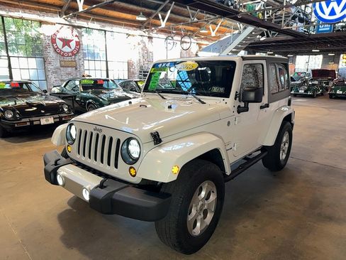 Used 2015 Jeep Wrangler Sahara w/ Connectivity Group image 8