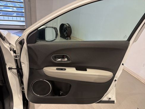 Used 2022 Honda HR-V EX image 29