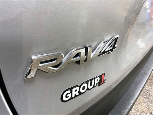 Used 2019 Toyota RAV4 XLE image 9