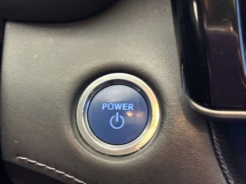 Used 2021 Toyota Highlander Limited FWD image 24