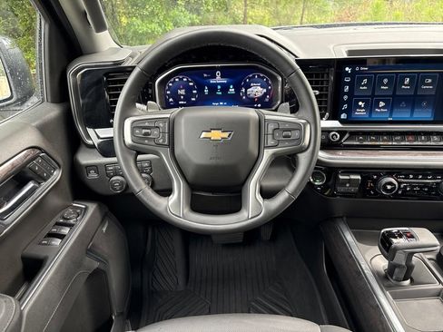 Used 2026 Chevrolet Silverado 1500 LTZ AWD/4WD image 29