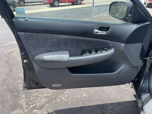 Used 2005 Honda Accord LX image 23
