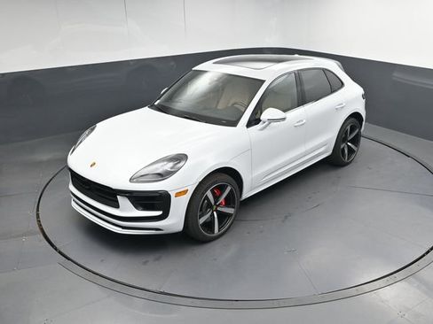 New 2026 Porsche Macan S image 33