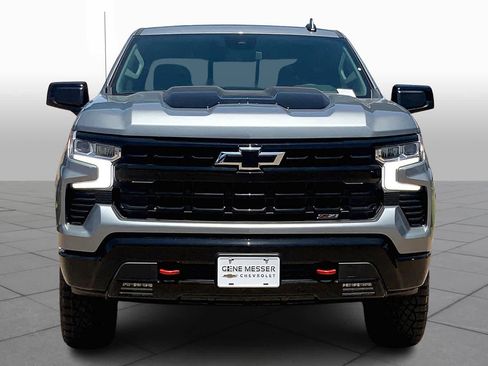 Used 2024 Chevrolet Silverado 1500 LT Trail Boss w/ Convenience Package II image 3