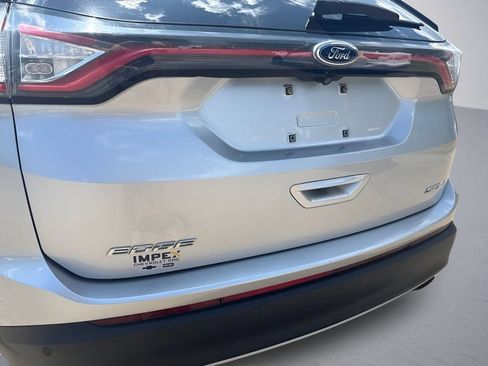 Used 2018 Ford Edge SEL FWD image 33