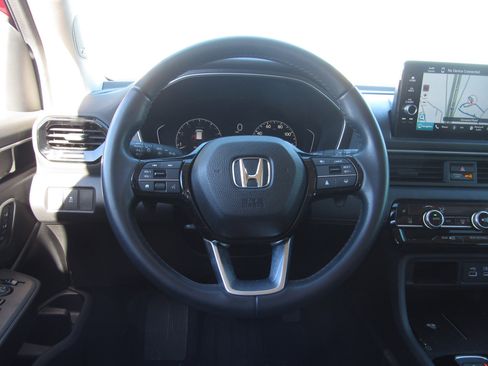 Used 2025 Honda Pilot Touring image 27