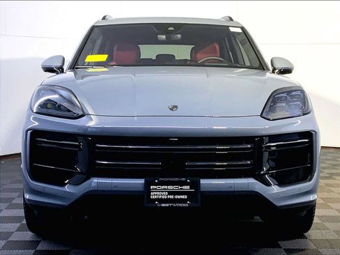 Certified 2025 Porsche Cayenne Turbo AWD/4WD image 10