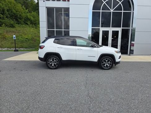 New 2026 Jeep Compass Limited w/ Sun, Sound & Navigation Group AWD/4WD image 7