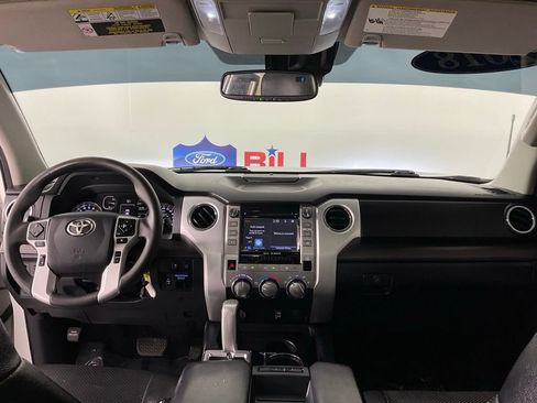 Used 2018 Toyota Tundra SR5 w/ SR5 Upgrade Package RWD image 18